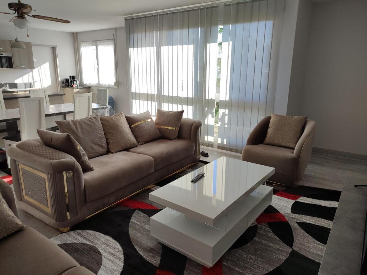 Grand Et Superbe Appartement Proche Paris Creil Exterior photo