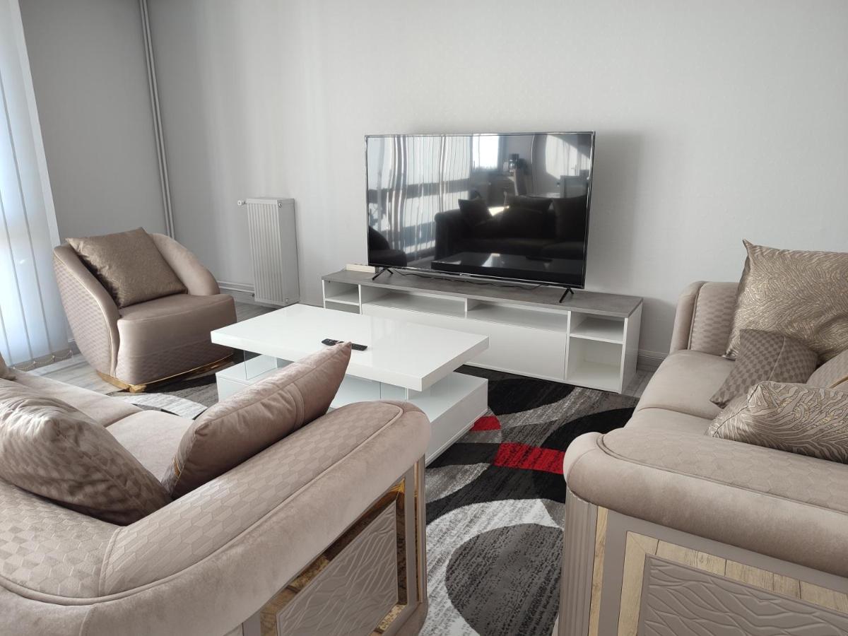 Grand Et Superbe Appartement Proche Paris Creil Exterior photo
